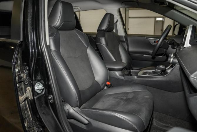 Toyota RAV4 V (XA50) с пробегом 2021 года, цена 3 649 000 рублей, 79982 км, внедорожник, Автокод Объявления