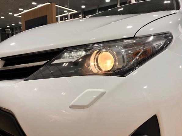 Toyota Auris II с пробегом 2013 года, цена 1 029 900 рублей, 153000 км, хэтчбек, Автокод Объявления