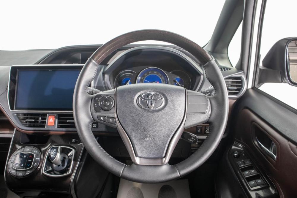 Toyota Esquire I Рестайлинг Барнаул  - изображение 15