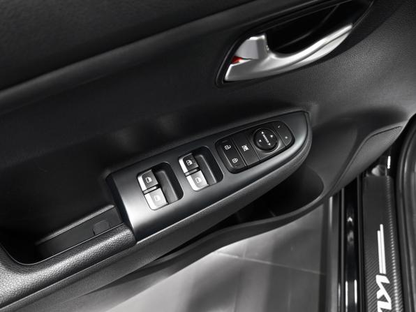 Kia Rio IV с пробегом 2019 года, цена 1 725 000 рублей, 90289 км, хэтчбек, Автокод Объявления