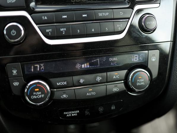 Nissan Qashqai II с пробегом 2015 года, цена 1 559 000 рублей, 97510 км, внедорожник, Автокод Объявления