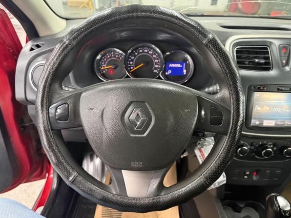Renault Sandero II с пробегом 2015 года, цена 795 000 рублей, 225780 км, хэтчбек, Автокод Объявления