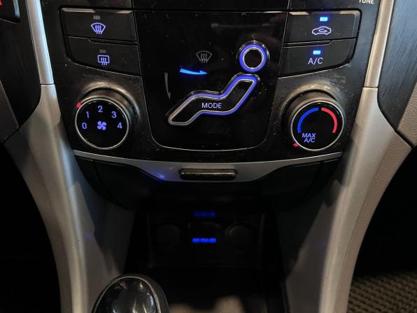 Hyundai Sonata VI (YF) с пробегом 2010 года, цена 1 150 000 рублей, 262012 км, седан, Автокод Объявления