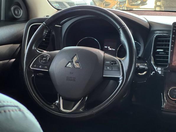 Mitsubishi Outlander III Рестайлинг 3 с пробегом 2018 года, цена 1 920 000 рублей, 189293 км, внедорожник, Автокод Объявления