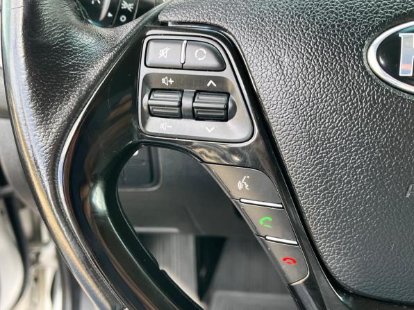 Kia Ceed II с пробегом 2015 года, цена 1 330 000 рублей, 74765 км, универсал, Автокод Объявления