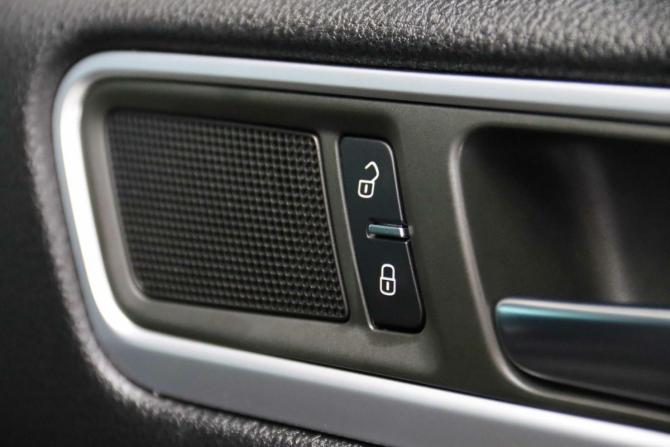 Volkswagen Touareg II с пробегом 2011 года, цена 1 585 850 рублей, 334895 км, внедорожник, Автокод Объявления