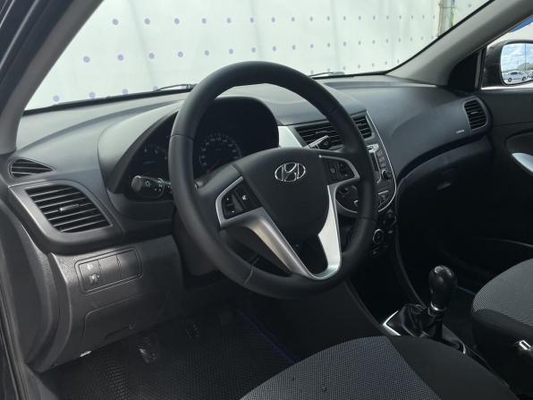 Hyundai Solaris I с пробегом 2013 года, цена 890 000 рублей, 130270 км, седан, Автокод Объявления