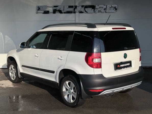 Skoda Yeti I с пробегом 2013 года, цена 879 000 рублей, 251864 км, внедорожник, Автокод Объявления