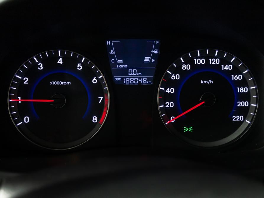 Hyundai Solaris I Санкт-Петербург  - изображение 12
