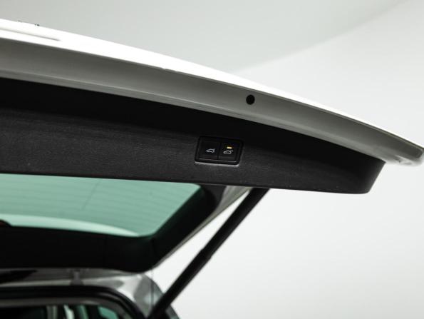 Volkswagen Tiguan II Рестайлинг с пробегом 2021 года, цена 2 579 777 рублей, 69793 км, внедорожник, Автокод Объявления