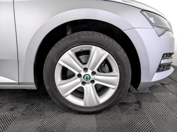 Skoda Superb III Рестайлинг с пробегом 2021 года, цена 2 440 000 рублей, 133030 км, лифтбек, Автокод Объявления