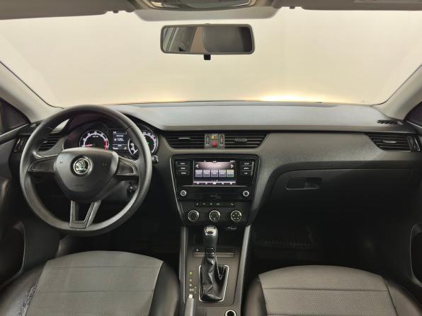 Skoda Octavia III (A7) Рестайлинг с пробегом 2018 года, цена 1 010 000 рублей, 180096 км, лифтбек, Автокод Объявления