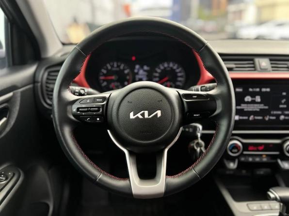 Kia Rio IV Рестайлинг с пробегом 2022 года, цена 1 949 000 рублей, 30000 км, хэтчбек, Автокод Объявления