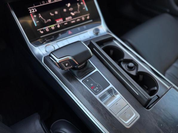 Audi A6 V (C8) с пробегом 2018 года, цена 3 090 000 рублей, 155840 км, седан, Автокод Объявления