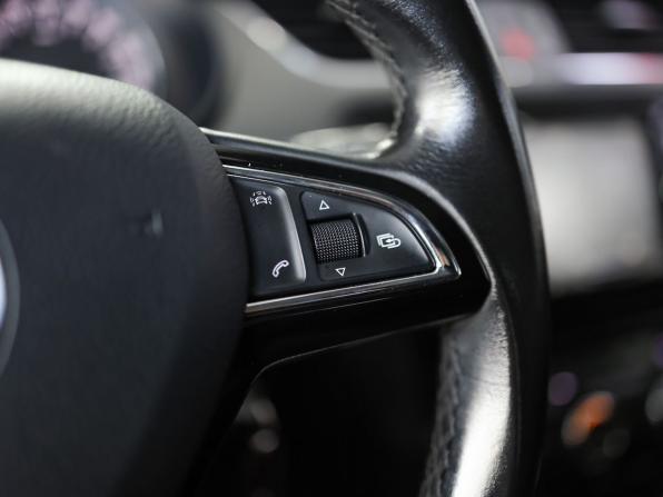 Skoda Octavia III (A7) с пробегом 2015 года, цена 1 569 000 рублей, 174652 км, лифтбек, Автокод Объявления