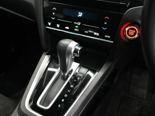 Honda Shuttle II с пробегом 2018 года, цена 1 615 000 рублей, 66648 км, универсал, Автокод Объявления