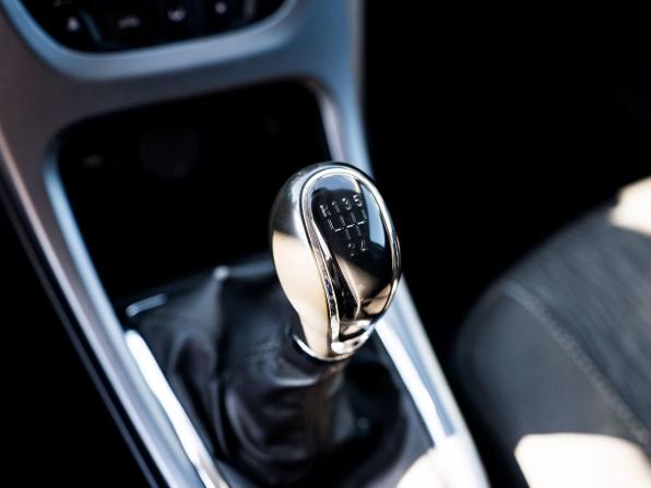 Opel Astra J Рестайлинг с пробегом 2013 года, цена 860 000 рублей, 253495 км, седан, Автокод Объявления