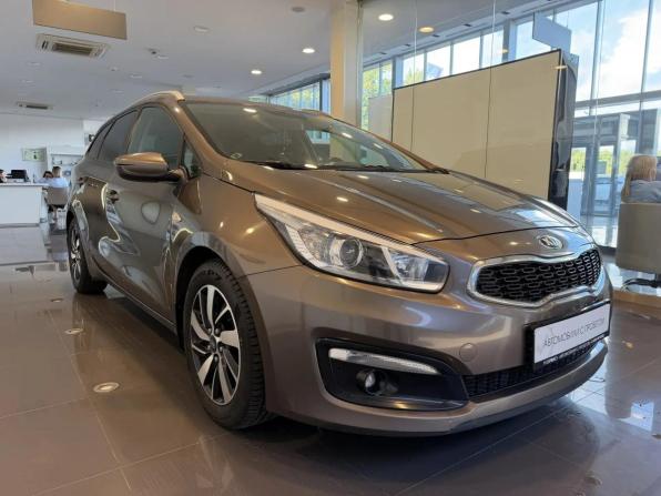 Kia Ceed II Рестайлинг с пробегом 2017 года, цена 1 260 000 рублей, 161768 км, универсал, Автокод Объявления