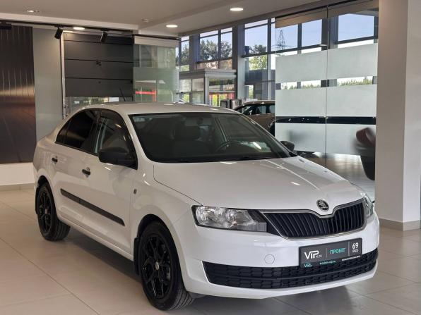 Skoda Rapid I с пробегом 2015 года, цена 970 000 рублей, 200471 км, лифтбек, Автокод Объявления