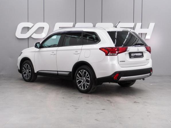 Mitsubishi Outlander III Рестайлинг 2 с пробегом 2015 года, цена 2 120 000 рублей, 97388 км, внедорожник, Автокод Объявления