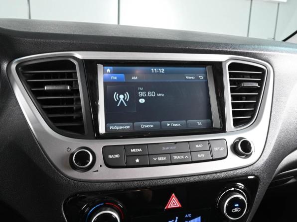 Hyundai Solaris II с пробегом 2017 года, цена 1 519 000 рублей, 122348 км, седан, Автокод Объявления