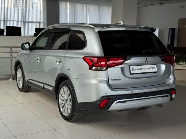 Mitsubishi Outlander III Рестайлинг 3 с пробегом 2018 года, цена 2 335 000 рублей, 99359 км, внедорожник, Автокод Объявления