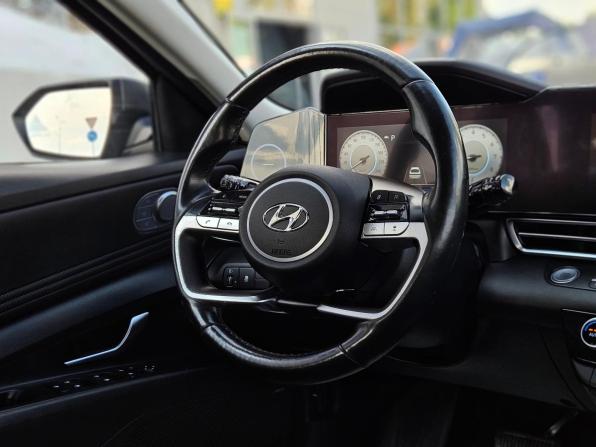 Hyundai Elantra VII (CN7) с пробегом 2021 года, цена 1 899 000 рублей, 117600 км, седан, Автокод Объявления