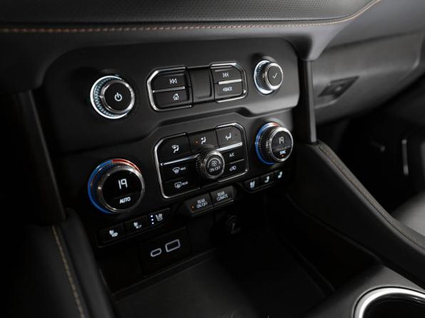 GMC Yukon V с пробегом 2024 года, цена 12 000 000 рублей, 27541 км, внедорожник, Автокод Объявления