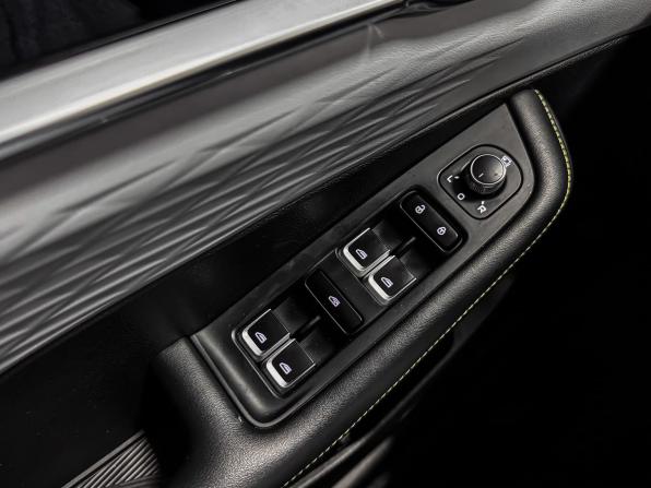 Geely Coolray I Рестайлинг с пробегом 2023 года, цена 1 999 000 рублей, 23211 км, внедорожник, Автокод Объявления