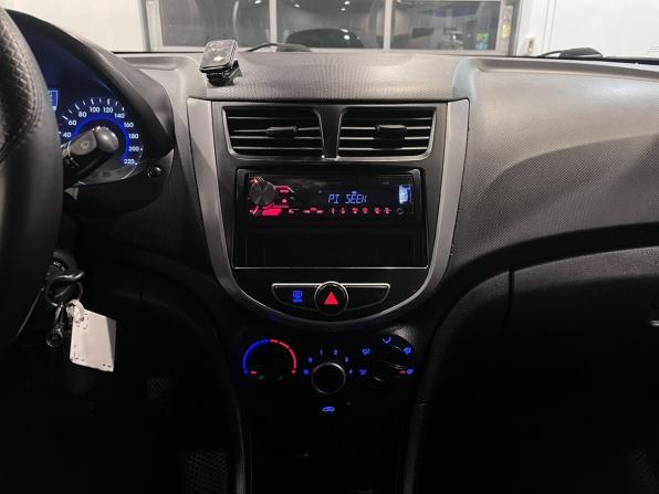Hyundai Solaris I Рестайлинг с пробегом 2016 года, цена 695 000 рублей, 251487 км, седан, Автокод Объявления
