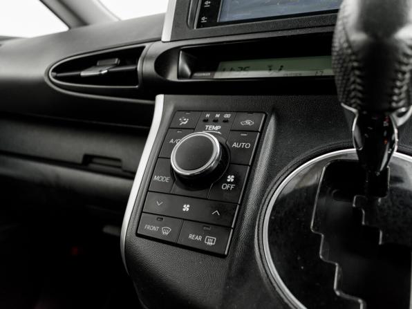 Toyota Wish II с пробегом 2010 года, цена 1 050 500 рублей, 237479 км, минивэн, Автокод Объявления