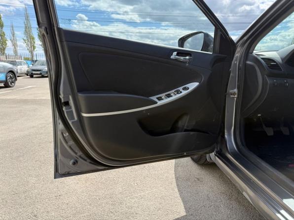 Hyundai Solaris I с пробегом 2011 года, цена 599 000 рублей, 122000 км, седан, Автокод Объявления