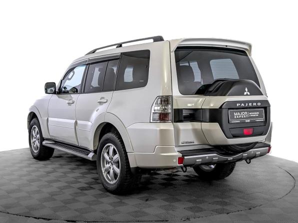 Mitsubishi Pajero IV Рестайлинг 2 с пробегом 2017 года, цена 3 050 000 рублей, 106953 км, внедорожник, Автокод Объявления