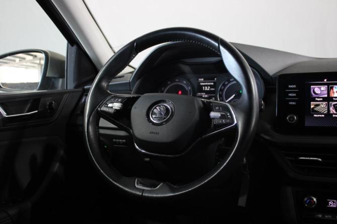 Skoda Rapid II с пробегом 2021 года, цена 1 749 000 рублей, 59284 км, лифтбек, Автокод Объявления