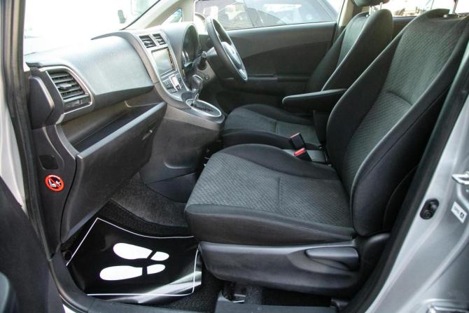 Toyota Ractis II с пробегом 2011 года, цена 987 000 рублей, 52000 км, хэтчбек, Автокод Объявления