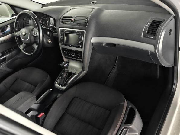 Skoda Octavia II (A5) Рестайлинг с пробегом 2012 года, цена 685 000 рублей, 364847 км, лифтбек, Автокод Объявления