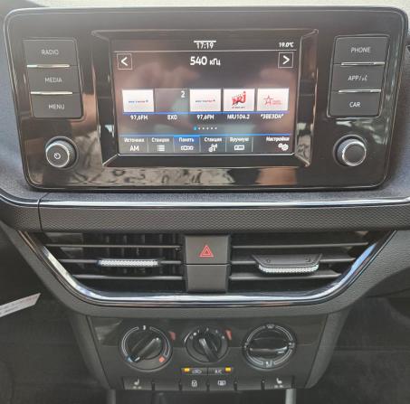 Volkswagen Polo VI с пробегом 2021 года, цена 1 175 000 рублей, 95766 км, лифтбек, Автокод Объявления