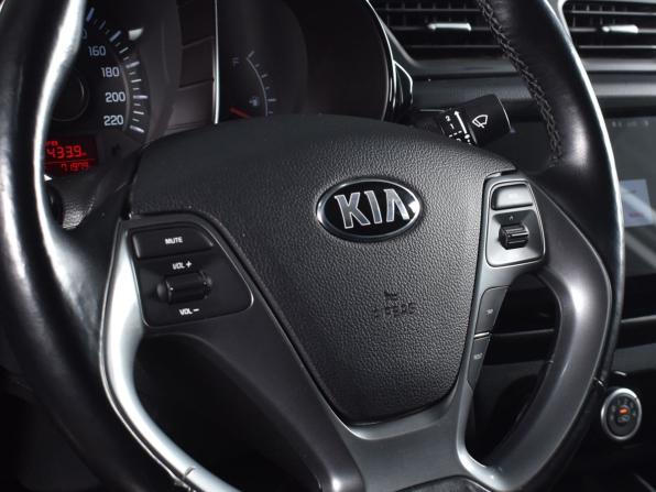Kia Rio III Рестайлинг с пробегом 2015 года, цена 1 199 995 рублей, 71979 км, седан, Автокод Объявления