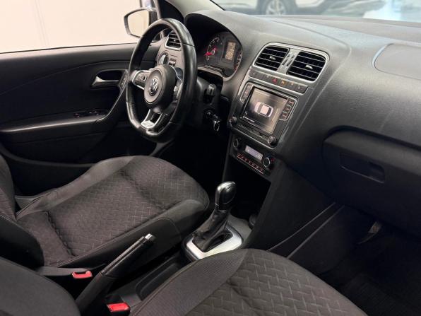Volkswagen Polo V Рестайлинг с пробегом 2018 года, цена 890 000 рублей, 219069 км, седан, Автокод Объявления