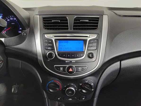 Hyundai Solaris I с пробегом 2013 года, цена 395 000 рублей, 237000 км, седан, Автокод Объявления
