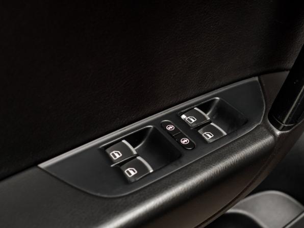 Volkswagen Touareg II с пробегом 2012 года, цена 1 730 000 рублей, 239372 км, внедорожник, Автокод Объявления