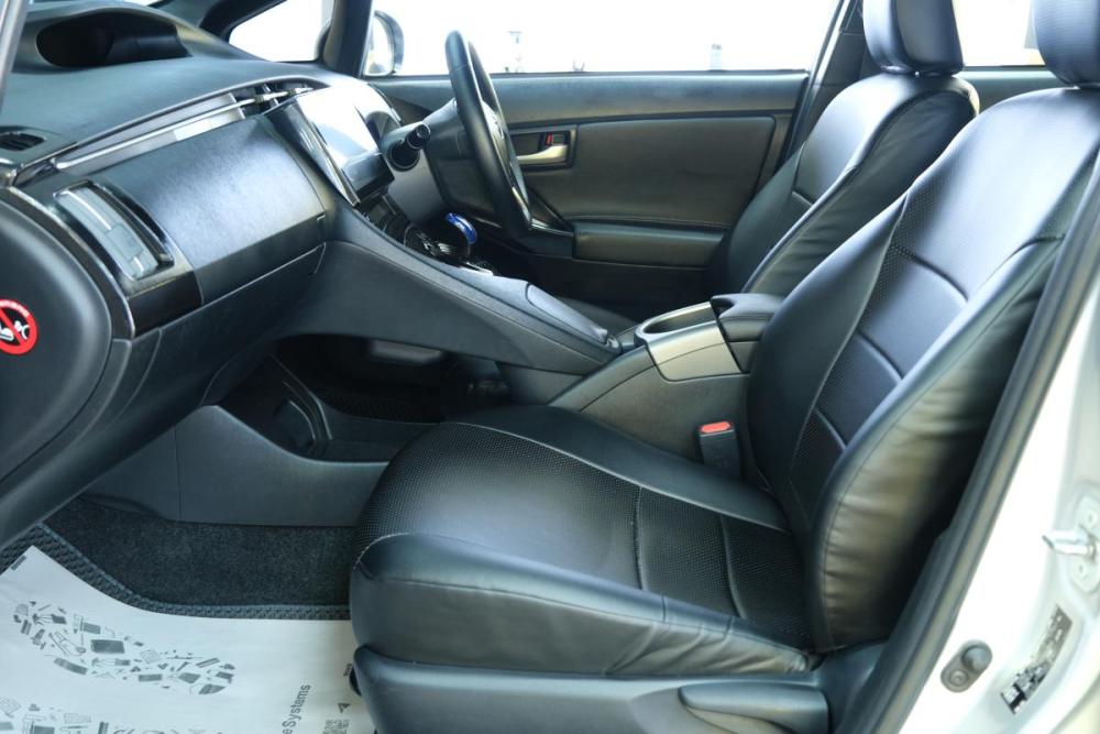Toyota Prius III Рестайлинг (XW30) Омск  - изображение 19