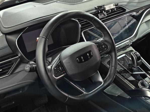Geely Atlas Pro с пробегом 2023 года, цена 1 970 000 рублей, 66111 км, внедорожник, Автокод Объявления