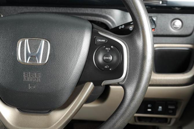Honda Stepwgn V с пробегом 2015 года, цена 1 499 000 рублей, 129260 км, минивэн, Автокод Объявления