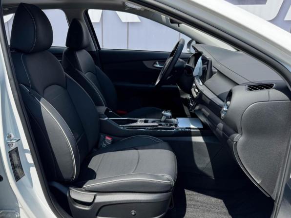 Kia K3 II (China Market) Рестайлинг с пробегом 2026 года, цена 2 980 000 рублей, 49 км, седан, Автокод Объявления