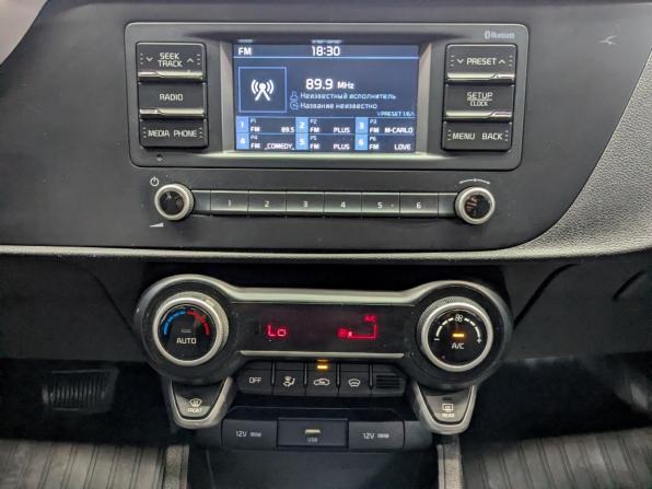 Kia Rio IV Рестайлинг с пробегом 2021 года, цена 1 390 000 рублей, 97751 км, седан, Автокод Объявления