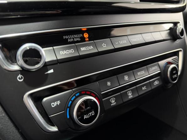 Kia Optima IV Рестайлинг с пробегом 2019 года, цена 2 150 000 рублей, 69617 км, седан, Автокод Объявления