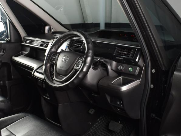 Honda Stepwgn V Рестайлинг с пробегом 2020 года, цена 2 129 995 рублей, 84842 км, минивэн, Автокод Объявления