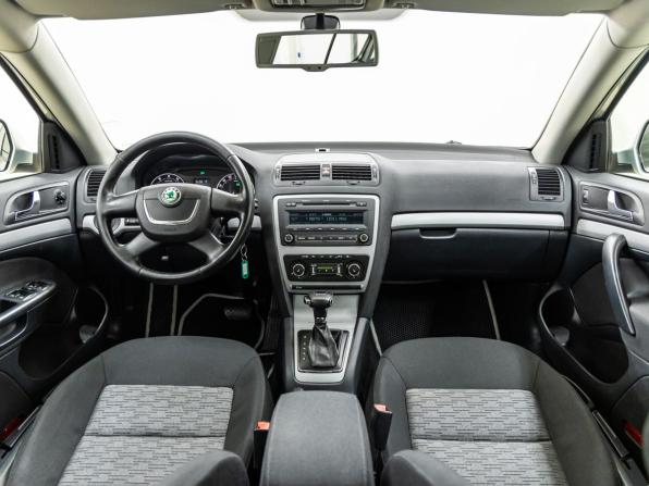Skoda Octavia II (A5) Рестайлинг с пробегом 2012 года, цена 1 048 000 рублей, 179665 км, лифтбек, Автокод Объявления