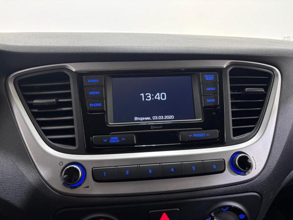 Hyundai Solaris II с пробегом 2018 года, цена 1 350 000 рублей, 63904 км, седан, Автокод Объявления